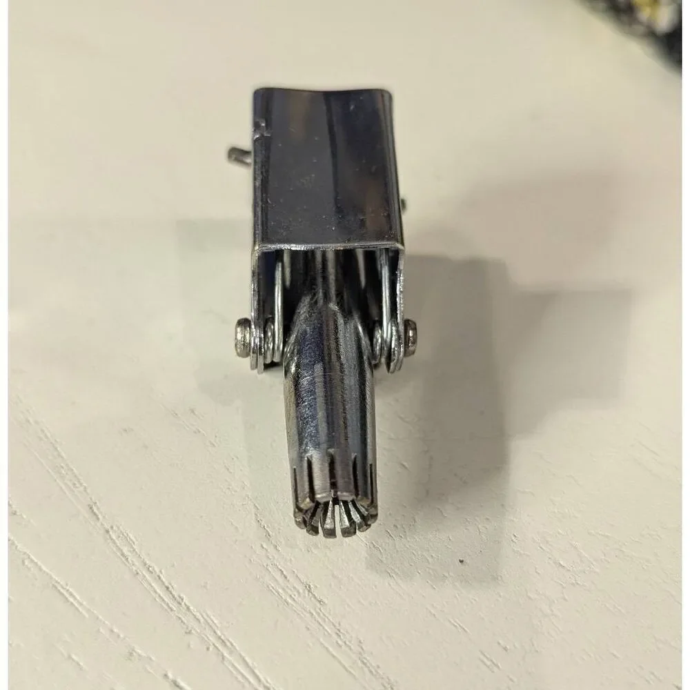 VINTAGE Chadwick Miller Rotary Nose Clipper!